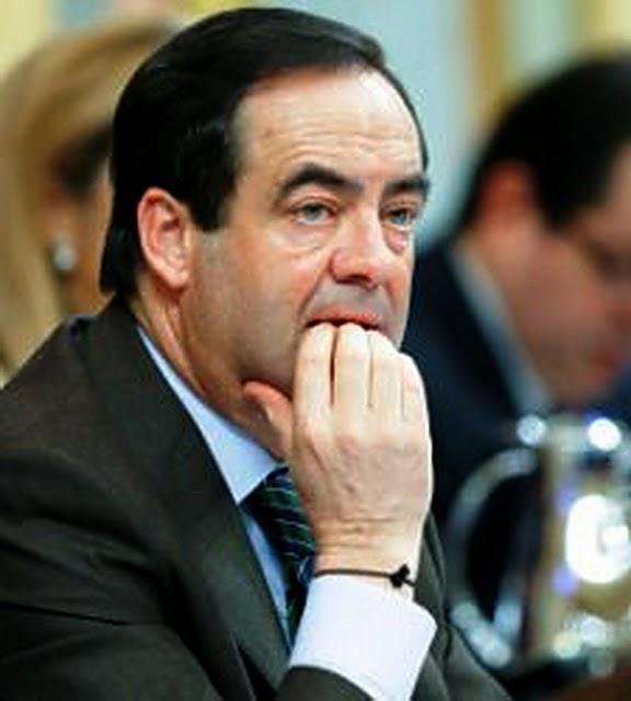 Modificación constitucional y sueldos de ministros y parlamentarios