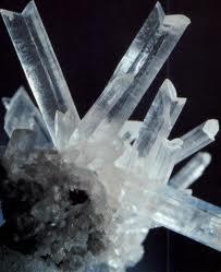 Selenitas, habitantes y piedras de la luna