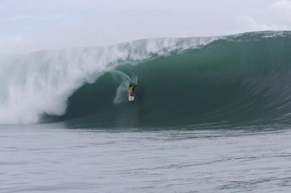 Keala Kennelly sufrió un fatal wipeout en Teahupoo
