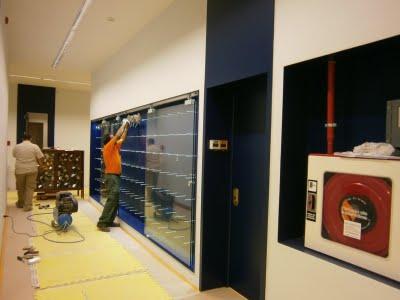 CEHIPAR - colocación de las vitrinas expositivas