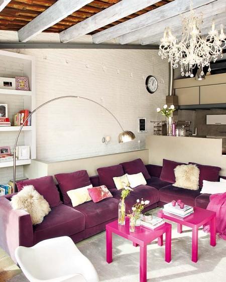 vigas de madera en un loft sofa fucsia sillón berenjena sillas Tolix sillas eames piezas vintages nevera smeg rosa mecedora eames maniquí para decoración lámparas de estilo industrial lámapara de arco de metal ladrillo caravista en vivienda frigorífico retro smeg diseño de lofts diseño de interiores diseño de espacio diáfano decoración estilo industrail decoración estilo femenino decoracion de lofts decoración de interiores cocina moderna en metal cocina con isla cocina con barra chandelier baúl de madera 