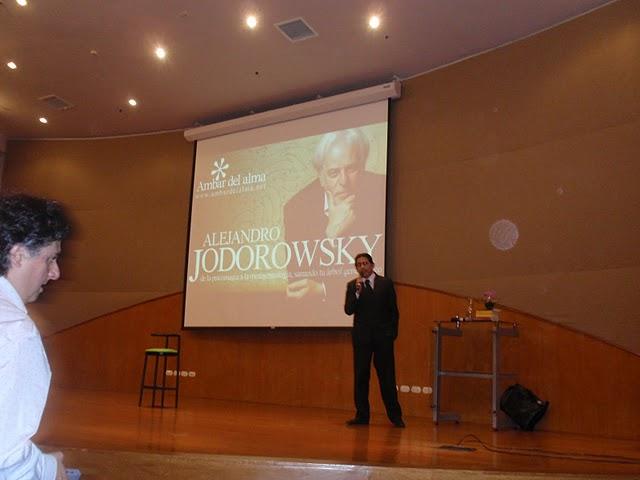 Jodorowsky en Lima: Primera presentacion en fotos