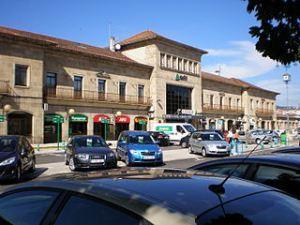 Exterior de la (actual) estación de Orense - Empalme (Wikipedia)