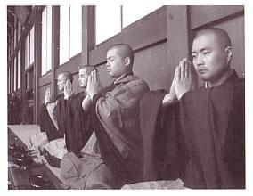 monjes-en-zendo 3 meses de entrenamiento zen intenso