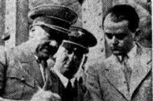 Albert Speer junto a Adolf Hitler - Hemeroteca LaVanguardia.com