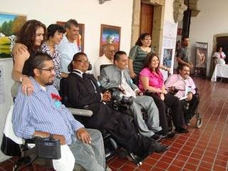 Colectiva con la boca y el pie en el ex Convento del Carmen