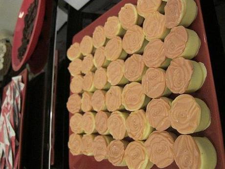 BOMBONES DE ROSA DE PASTELERIA ARRESE