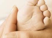 bebés primer vida, mejor descalzos