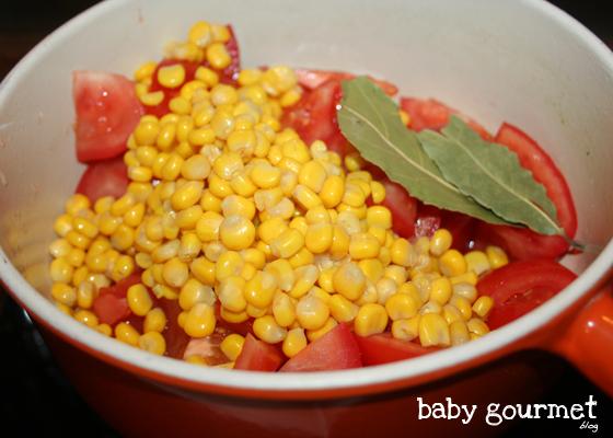 Receta de crema de tomate y maíz para bebés y niños (a partir de 9 meses)