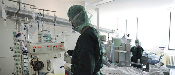 Expertos invitan a los políticos a visitar las UCIs antes de aprobar la Ley de Muerte Digna