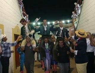 TRIPLE SALIDA A HOMBROS EN EL SEGUNDO FESTEJO DE LA FERIA DEL VALLE