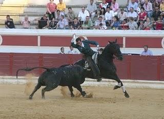TRIPLE SALIDA A HOMBROS EN EL SEGUNDO FESTEJO DE LA FERIA DEL VALLE