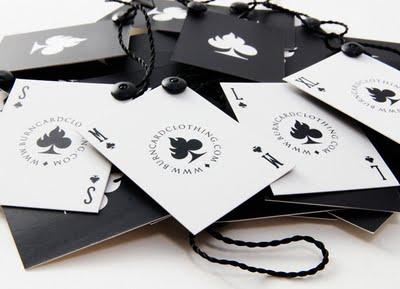 Burn Card y su packaging de juegos de cartas