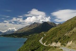 Reseña EN EL PAÍS DE LA NUBE BLANCA