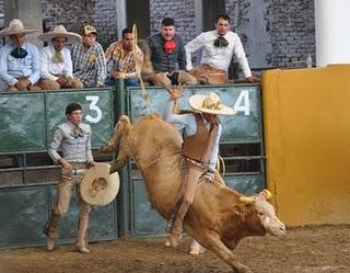 Primeras de Postín con Charros de Jalisco