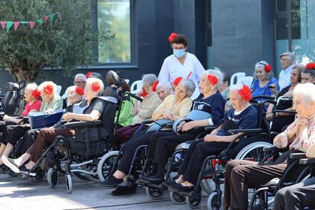 |REPORTAJE| Un día festivo en la Residencia Campolar para pasar página a un año y medio de pandemia