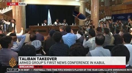 Pedro Sánchez viaja de urgencia a Kabul y arroja una alpargata contra el líder talibán