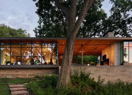 Residencia Minimalista en el Lago Austin