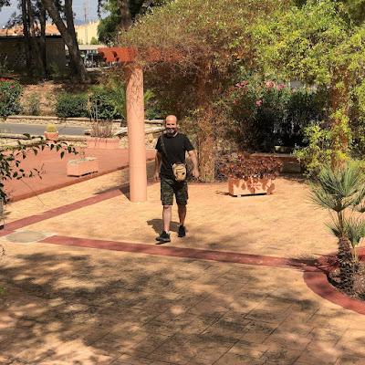 Pasando agosto y Sorpresa Pasando agosto y Sorpresa