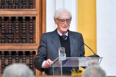 Presidente Castillo acepta renuncia de Héctor Béjar