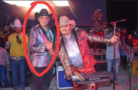 Novio sigue la fiesta después de que la novia cancelara la boda