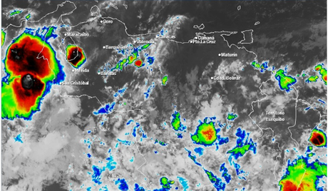 Dos ondas tropicales generan fuertes lluvias en el país