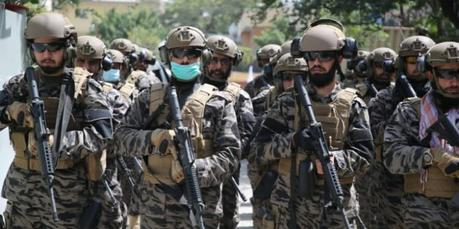 Badri 313: La temible unidad de élite y punta de lanza de los talibanes que bloquea el acceso al aeropuerto de Kabul