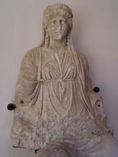 Joyas de las artes plásticas de Extremadura: Dama de Regina, o diosa Juno del yacimiento reginense, en el Museo Arqueológio Provincial de Badajoz
