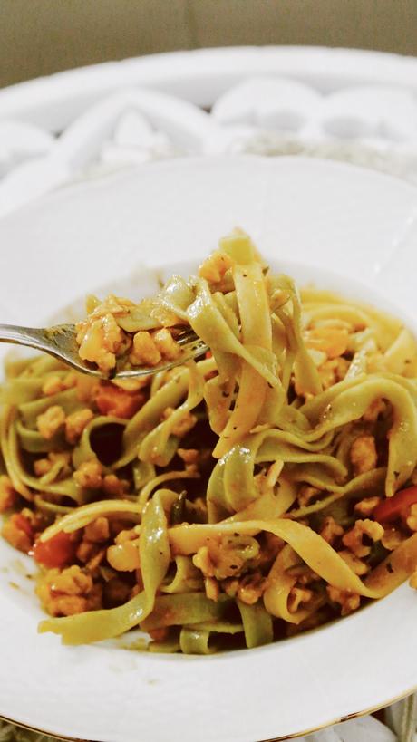 TALLARINES CON BOLOÑESA VEGANA