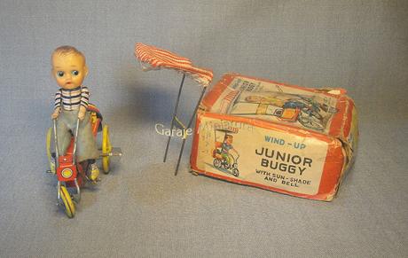 Junior Buggy, un triciclo a cuerda con timbre y techo de lona de Japón Junior Buggy, un triciclo a cuerda con timbre y techo de lona de Japón