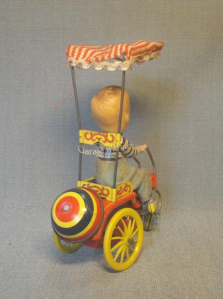 Junior Buggy, un triciclo a cuerda con timbre y techo de lona de Japón Junior Buggy, un triciclo a cuerda con timbre y techo de lona de Japón