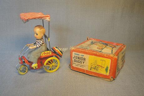 Junior Buggy, un triciclo a cuerda con timbre y techo de lona de Japón Junior Buggy, un triciclo a cuerda con timbre y techo de lona de Japón