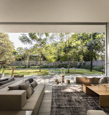 Residencia Minimalista en San Pablo