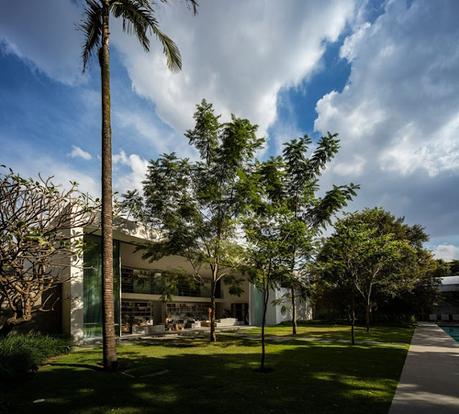 Residencia Minimalista en San Pablo