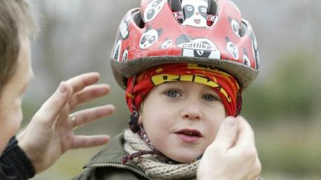 Cómo seleccionar la talla de un casco de bicicleta  para niños