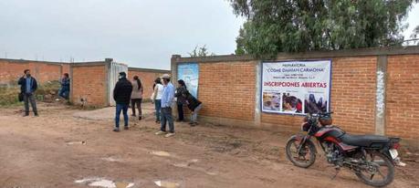 Padres de familia recuperan escuela  tomada por antorchistas