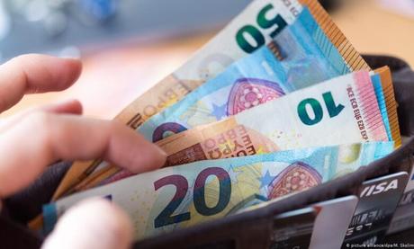 Hacienda pone en marcha una nueva herramienta para controlar el pago en efectivo