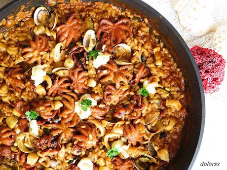 Arroz meloso con pulpitos y chirlas