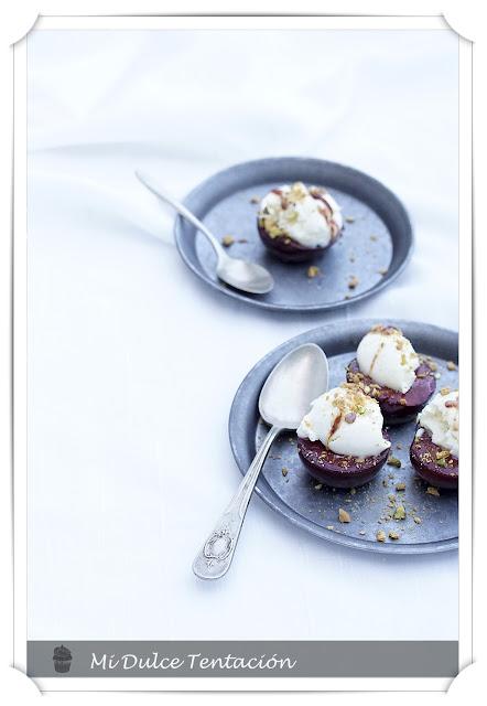 Metis tibios con Helado de Nata y arena de Galleta y Pistachos