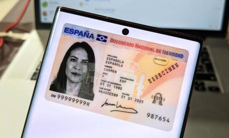 Los peligros de compartir una foto de nuestra documentación por internet