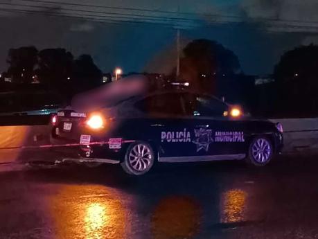 (video) Patrulla municipal atropella a peatón en Periférico Norte