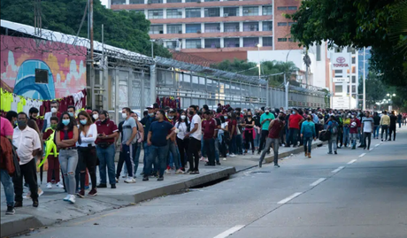 Fanáticos denuncian que no les chequearon las pruebas de antígenos para entrar al juego de Venezuela-Argentina