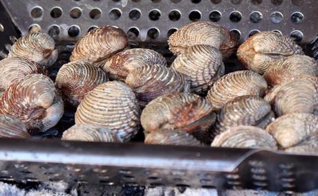 Moelos o escupiñas a la brasa, receta sencilla para disfrutar de un marisco espectacular Moelos o escupiñas a la brasa, receta sencilla para disfrutar de un marisco espectacular