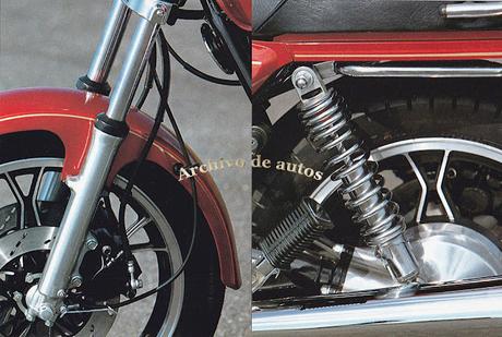 Suzuki GS850G, una motocicleta de turismo deportivo del año 1982 Suzuki GS850G, una motocicleta de turismo deportivo del año 1982