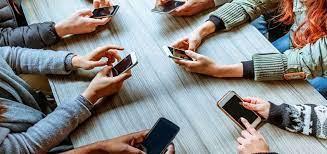 El teléfono móvil posible transmisor del COVID-19