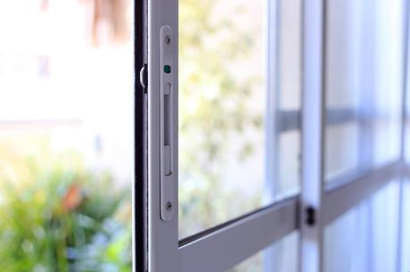 Carpintería de aluminio y ventanas de hoja oculta de Ventanas Vamin