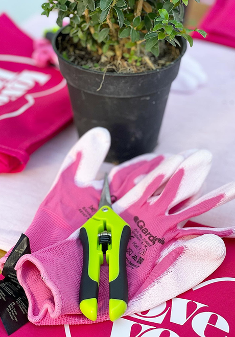 Podando plantas con Benefit