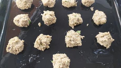 Ponemos las albóndigas y las horneamos