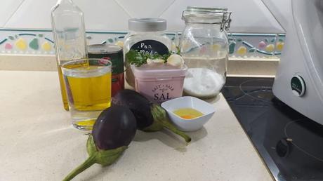 Los ingredientes necesarios para hacer la receta de albóndigas de berenjena en Thermomix