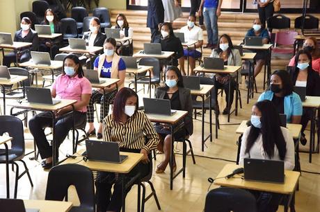 ADP Santiago calfifica de matadero concurso de oposición docente.